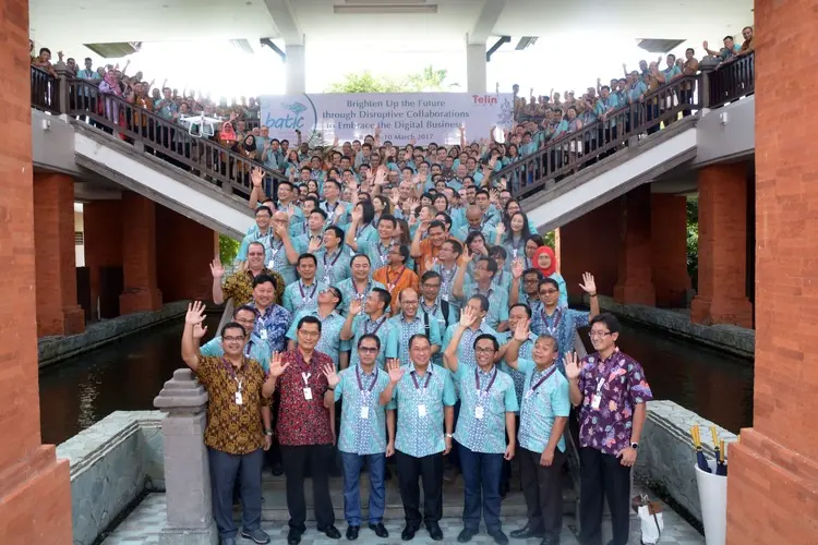 BATIC 2017 conference group photo on the staircase, Bali